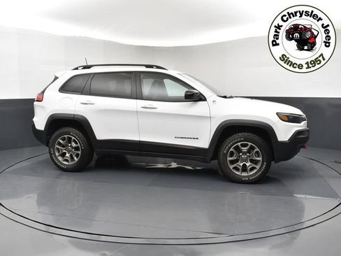 Used 2022 Jeep Cherokee Trailhawk AWD/4WD image 1