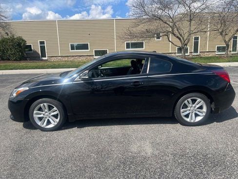 Used 2010 Nissan Altima 2.5 S w/ Premium Pkg image 3