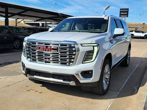 New 2026 GMC Yukon XL Denali w/ Sun & Power Step Package image 7