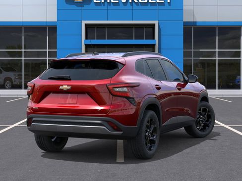 New 2026 Chevrolet Trax LT w/ Midnight Edition FWD image 4