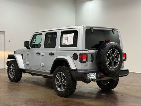 Used 2023 Jeep Wrangler Sahara image 5