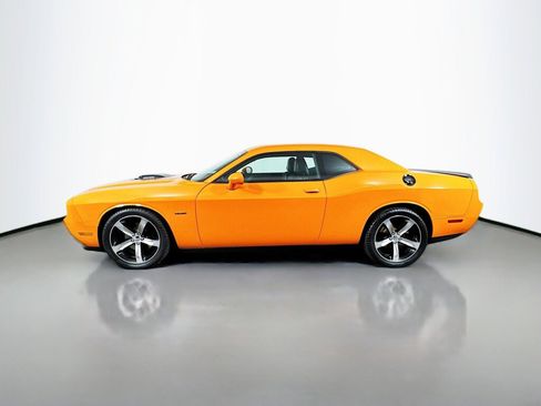 Used 2014 Dodge Challenger R/T w/ Premium Sound Group image 2