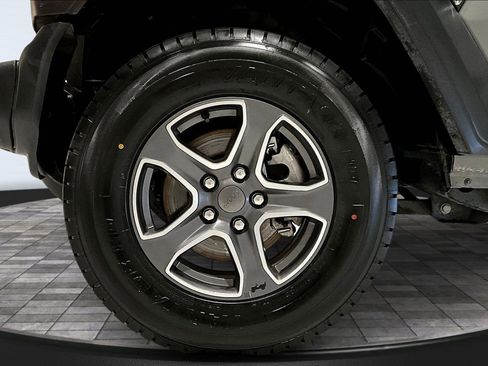 Used 2022 Jeep Wrangler Unlimited Sport image 32