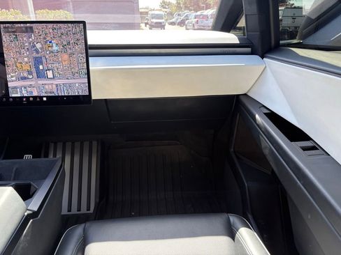 Used 2024 Tesla Cybertruck AWD Crew Cab image 7