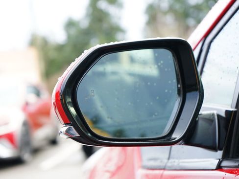 Used 2019 Toyota Prius XLE image 11