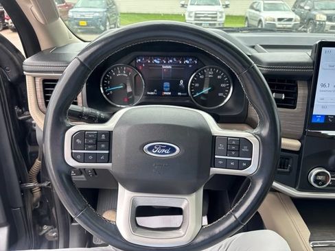 Used 2024 Ford Expedition Limited AWD/4WD image 9