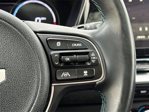 Used 2022 Kia Niro EX Premium image 35