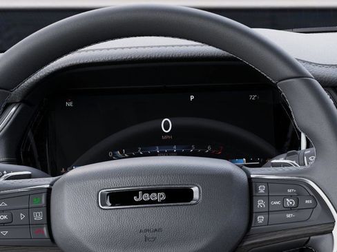 New 2025 Jeep Grand Cherokee Limited w/ Black Appearance Package image 17