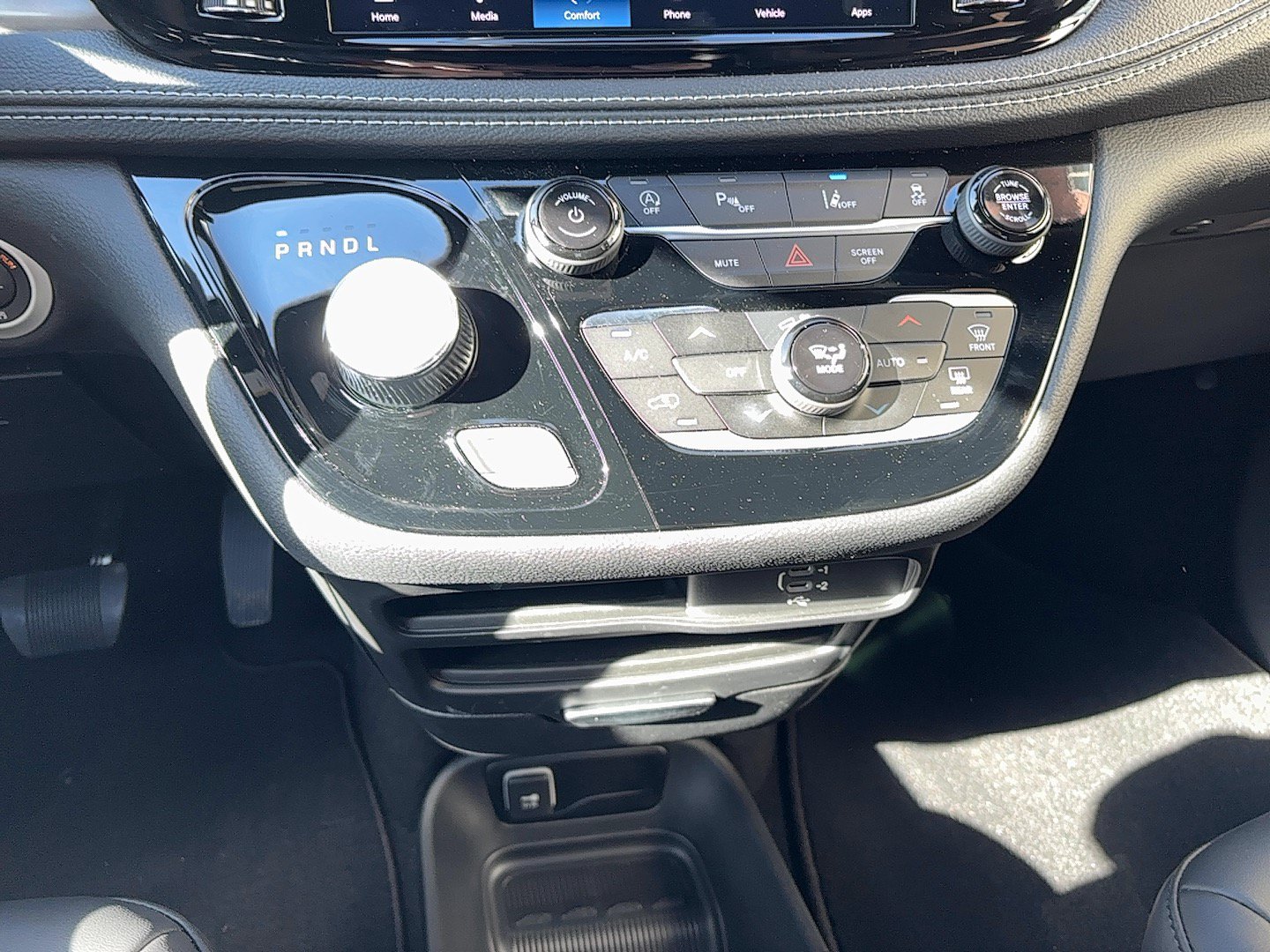 New 2026 Chrysler Pacifica Select AWD/4WD image 26