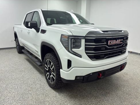 Used 2023 GMC Sierra 1500 AT4 w/ Technology Package image 5