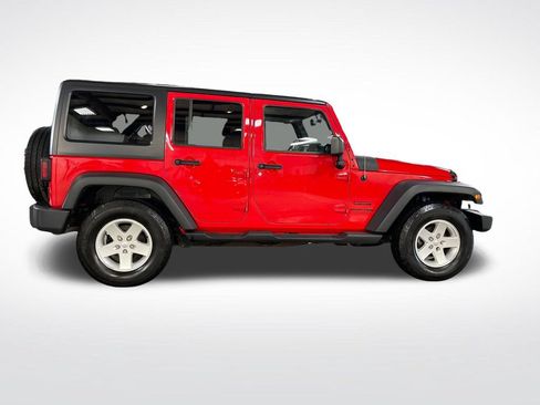 Used 2018 Jeep Wrangler Unlimited Sport S AWD/4WD image 7