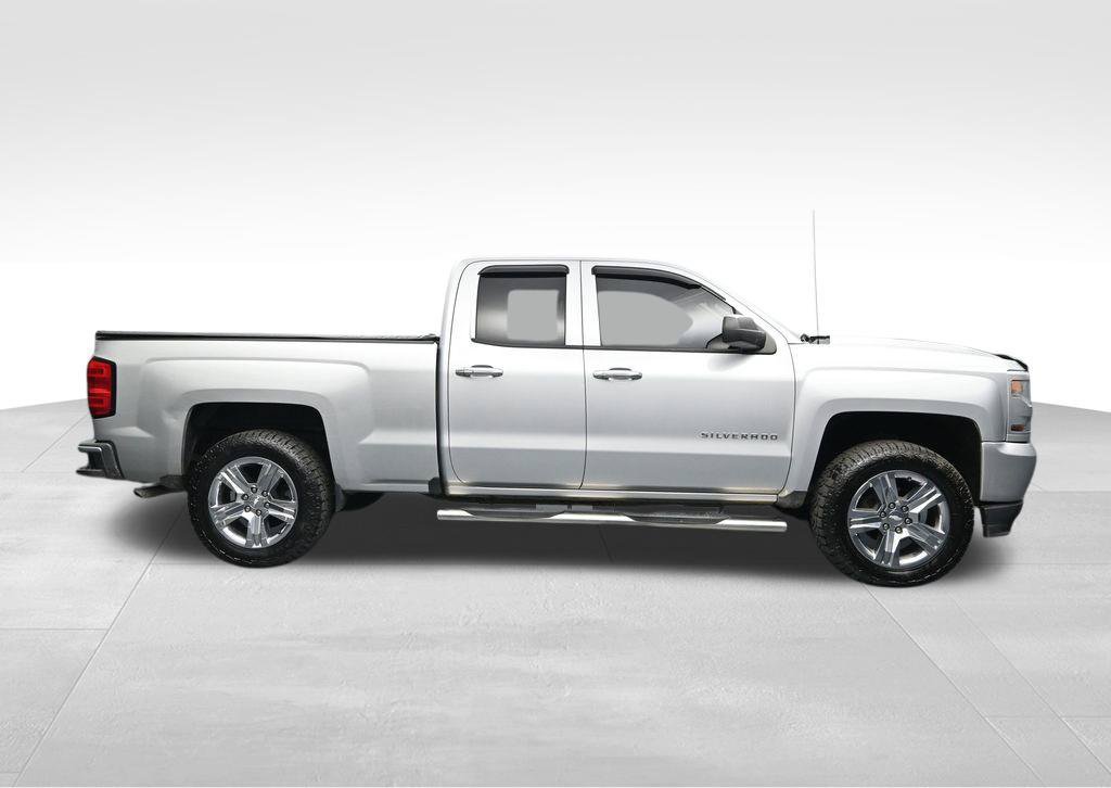 Used 2016 Chevrolet Silverado 1500 Custom w/ Custom Convenience Package AWD/4WD image 6