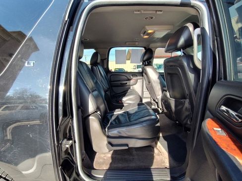 Used 2011 Chevrolet Suburban LT w/ Regional Value Package image 33