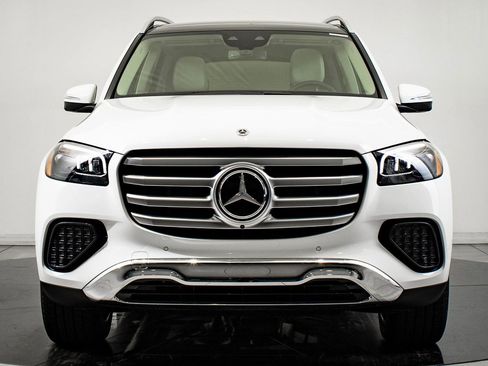 New 2026 Mercedes-Benz GLS 450 4MATIC image 2