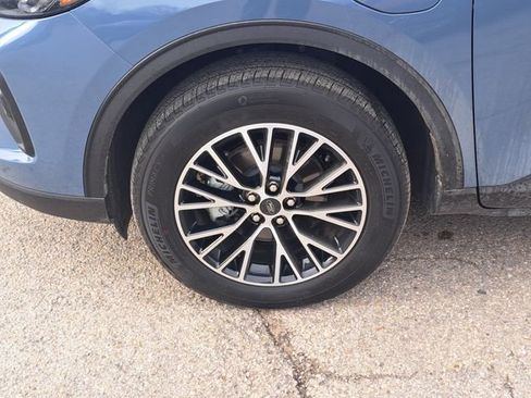 Used 2025 Ford Escape SE w/ PHEV Premium Package image 9