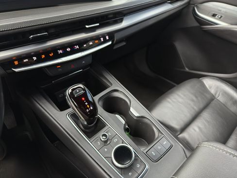 Used 2024 Cadillac XT4 Premium Luxury FWD image 31
