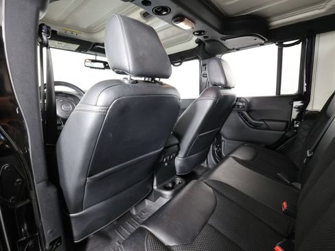 Used 2017 Jeep Wrangler Unlimited Sahara AWD/4WD image 14