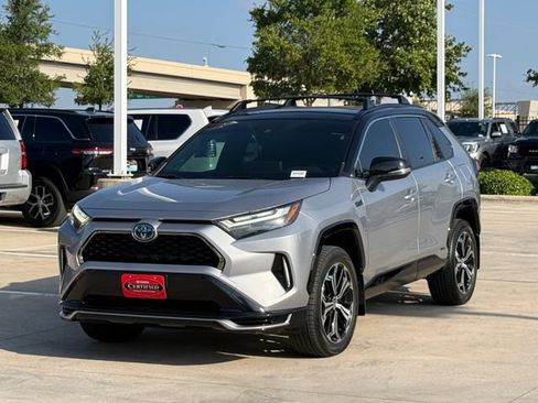 Used 2024 Toyota RAV4 XSE w/ Weather Package AWD/4WD image 9