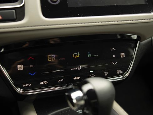 Used 2021 Honda HR-V EX image 9