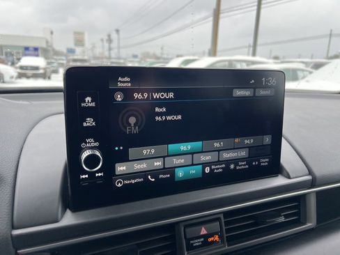 Used 2024 Honda Pilot Touring image 12