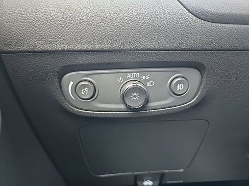 Used 2023 Buick Encore GX Essence w/ Experience Buick Package FWD image 39