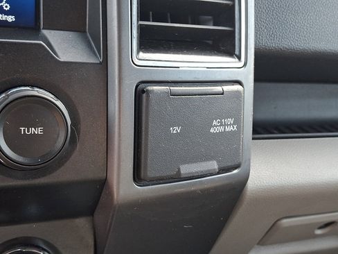 Used 2020 Ford F150 XLT w/ Equipment Group 302A Luxury AWD/4WD image 25