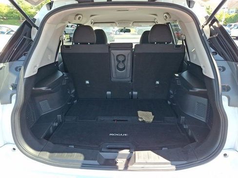Used 2016 Nissan Rogue SV FWD image 33