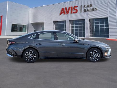 Used 2025 Hyundai Sonata SEL FWD image 5