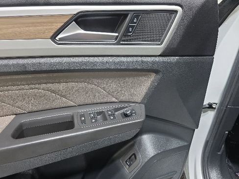 Certified 2023 Volkswagen Atlas SEL AWD/4WD image 12