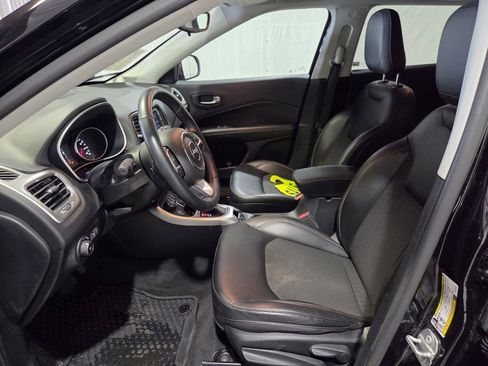 Used 2018 Jeep Compass Latitude w/ Cold Weather Group image 8