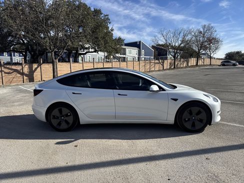 Used 2022 Tesla Model 3 Long Range image 2