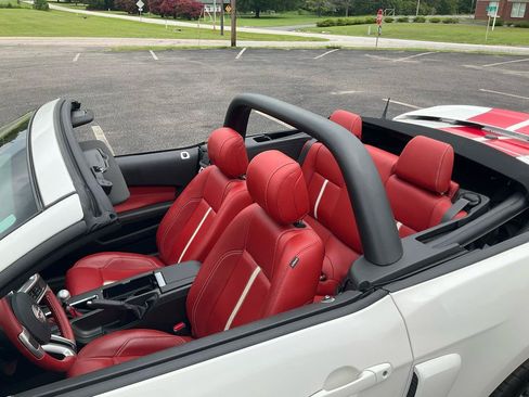 Used 2013 Ford Mustang GT Premium RWD image 34