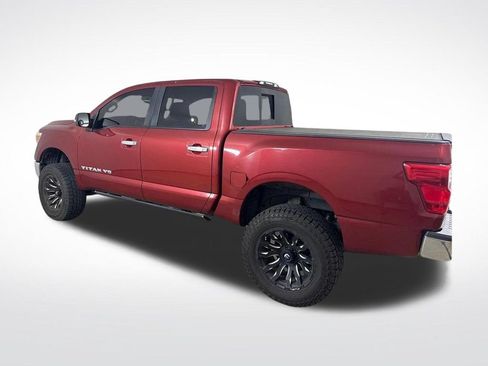 Used 2018 Nissan Titan SV AWD/4WD image 14