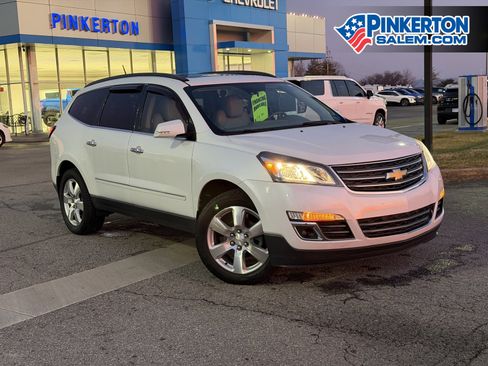Used 2017 Chevrolet Traverse Premier image 1
