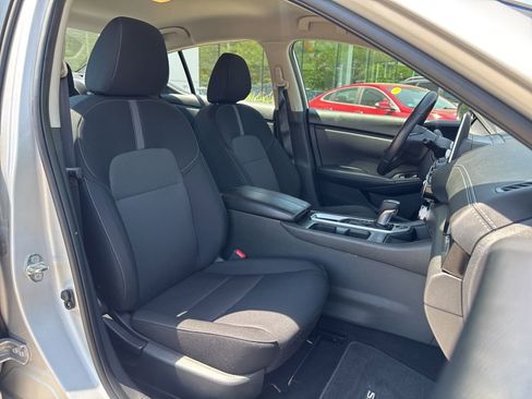 Used 2023 Nissan Sentra SV w/ All-Weather Package FWD image 8