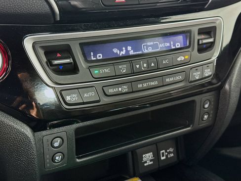 Used 2023 Honda Passport Elite image 12