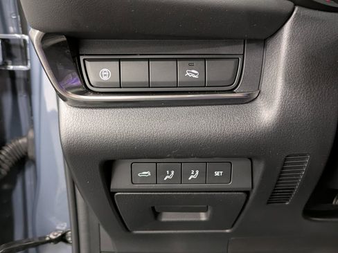 Used 2020 MAZDA CX-30 Premium image 20