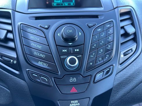 Used 2014 Ford Fiesta SE image 22