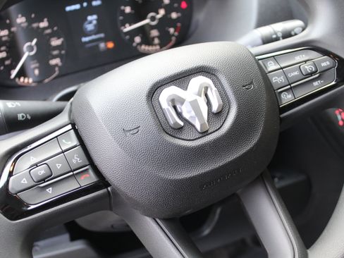 Used 2025 RAM ProMaster 2500 w/ Safety Group image 8