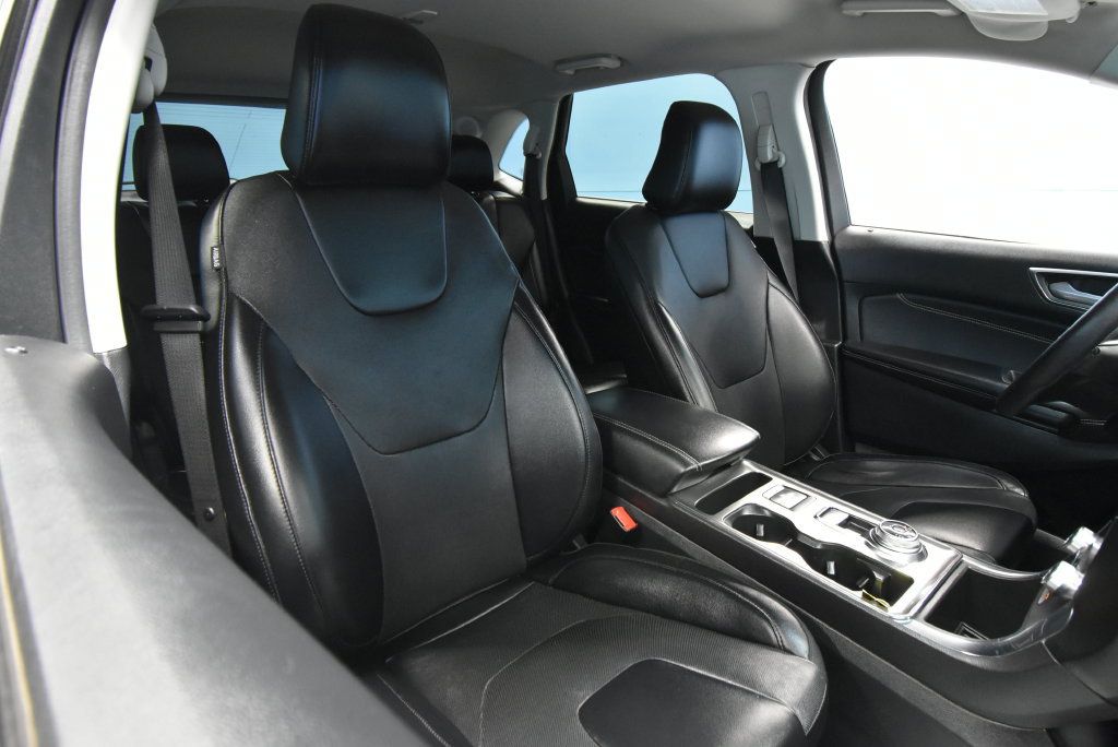 Used 2022 Ford Edge Titanium w/ Equipment Group 301A AWD/4WD image 27