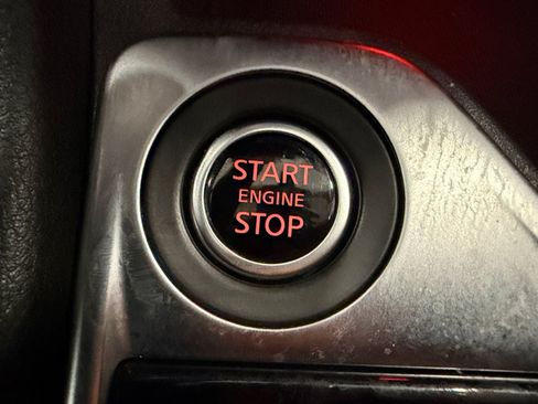 Used 2025 Nissan Sentra SR FWD image 33