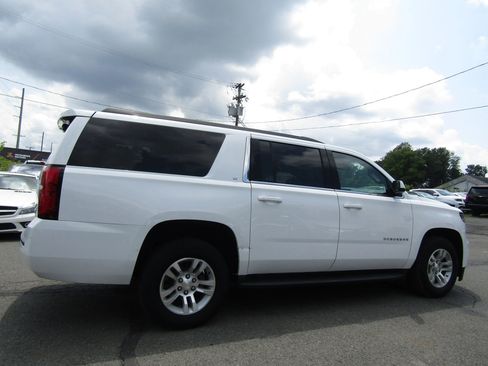 Used 2018 Chevrolet Suburban LT image 8