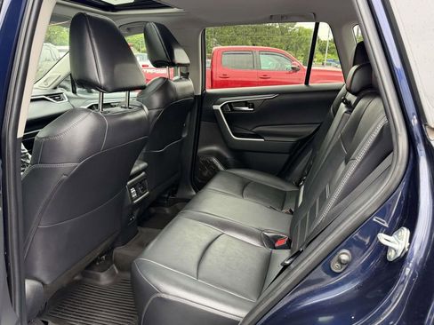 Used 2021 Toyota RAV4 XLE Premium AWD/4WD image 15