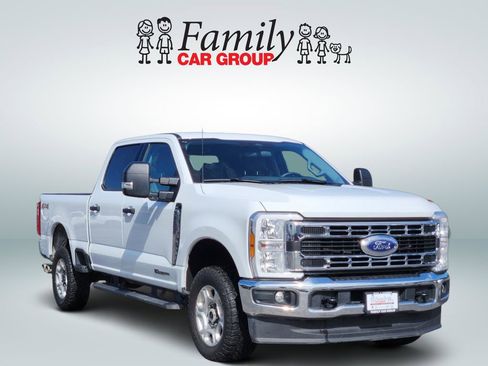 Used 2025 Ford F250 XLT AWD/4WD image 2