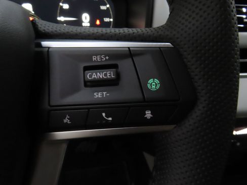 New 2025 Mitsubishi Outlander SE image 13