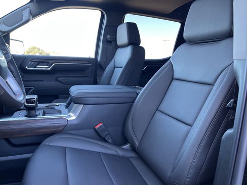 New 2026 GMC Sierra 1500 SLT w/ SLT Premium Package image 9