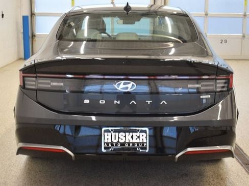 Used 2025 Hyundai Sonata SEL FWD image 11
