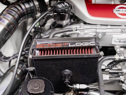 Used 2021 Nissan GT-R Premium image 45