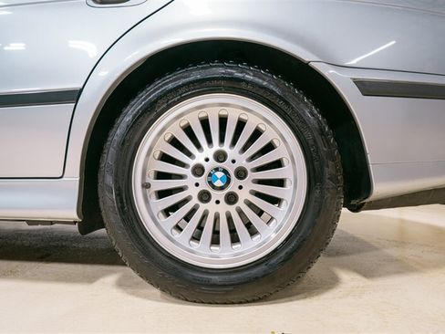 Used 1997 BMW 540i Sedan RWD image 7