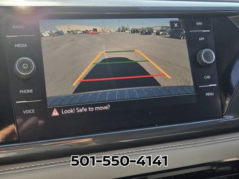 Used 2024 Volkswagen Taos SEL image 28